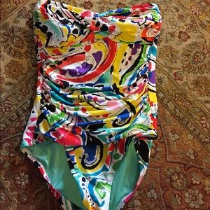 Strapless bathing suite